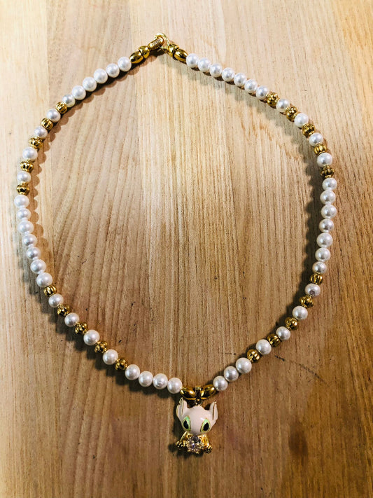 Collana “Angel Pearl” – Perle Bianche & Dettagli Gold