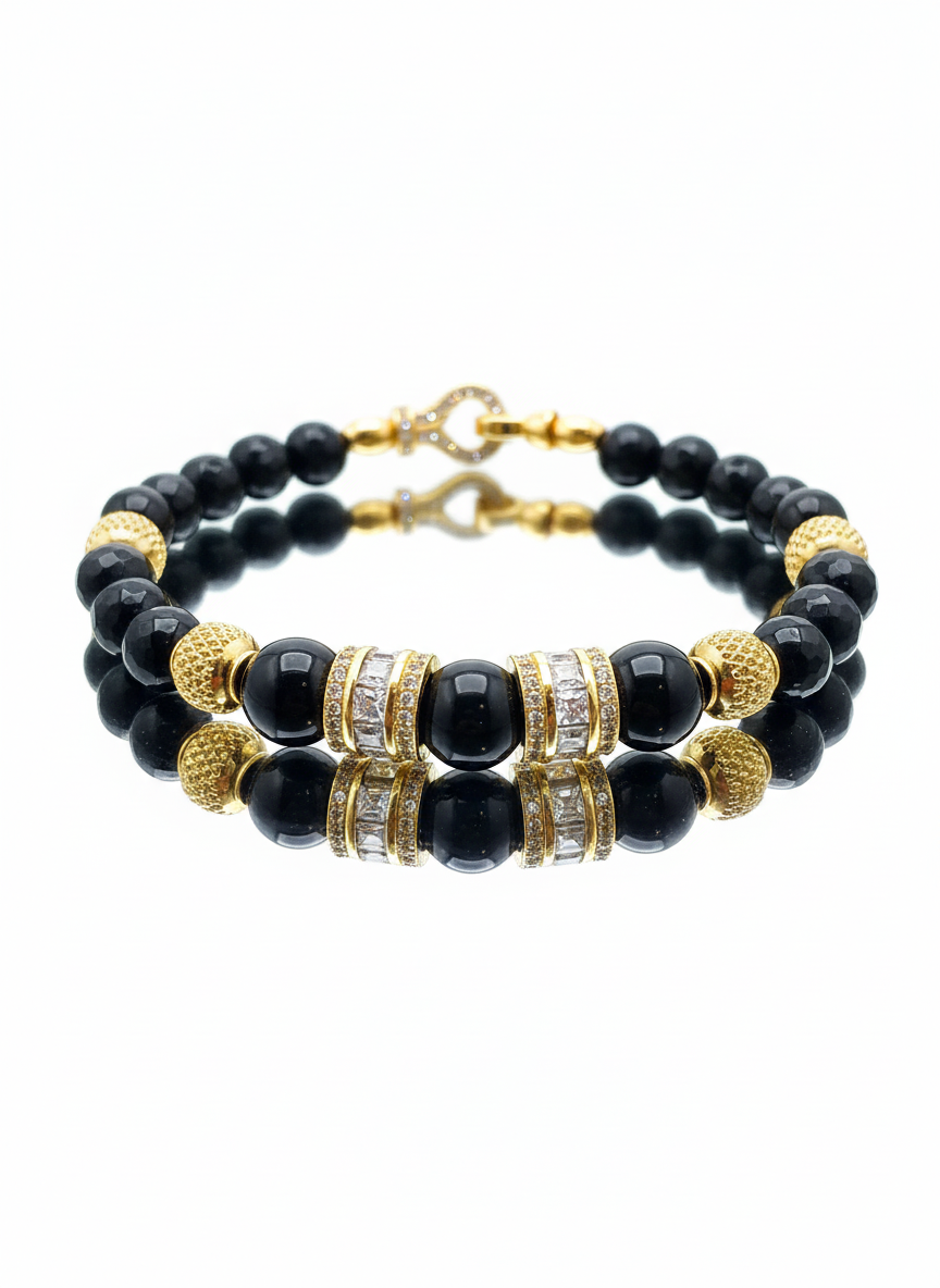 Bracciale “Imperial Onyx” con Perle Nere, Dettagli Dorati e Zirconi