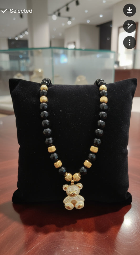 Collana Nera Dorata con Pendente Orsetto in Cristalli – Gioiello Trendy Uomo Donna