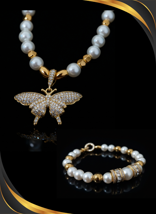 Set “Ali di Luce” – Collana e Bracciale con Perle e Farfalla Cristallina
